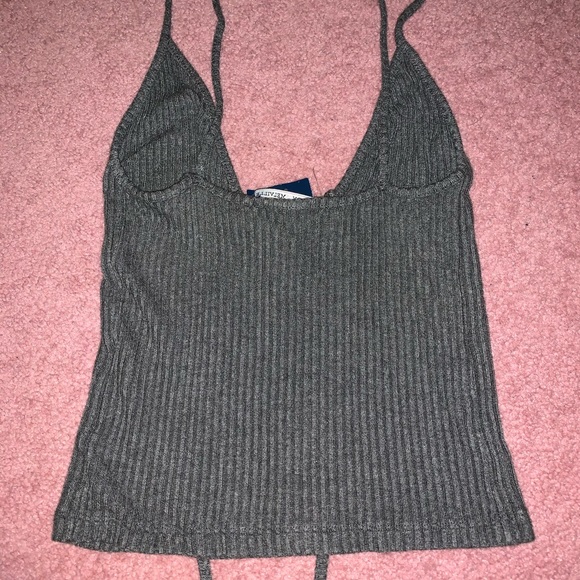 Brandy Melville cropped top - NWT - Picture 2 of 3
